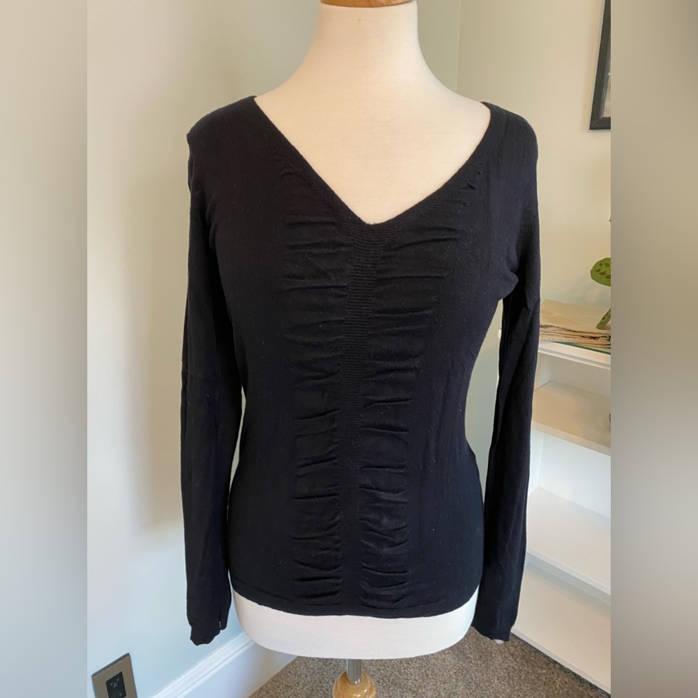 Express Black V-Neck Sweater Sz. Small. Beautiful and form-fitting.